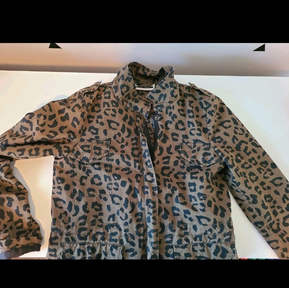 Noisy may jacket